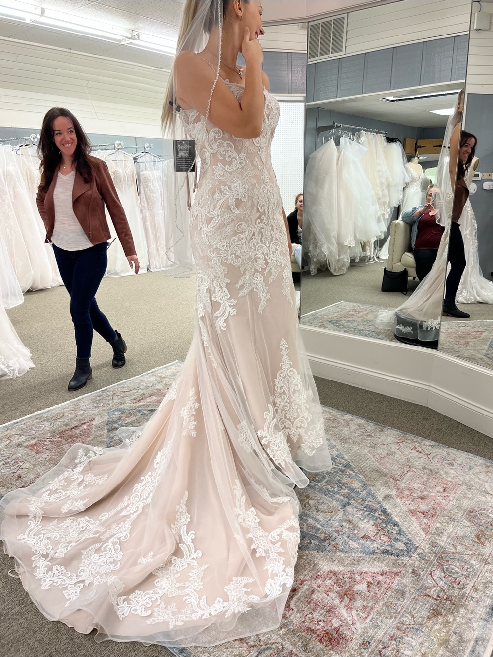 Wedding Dress - Picture 3 of 12